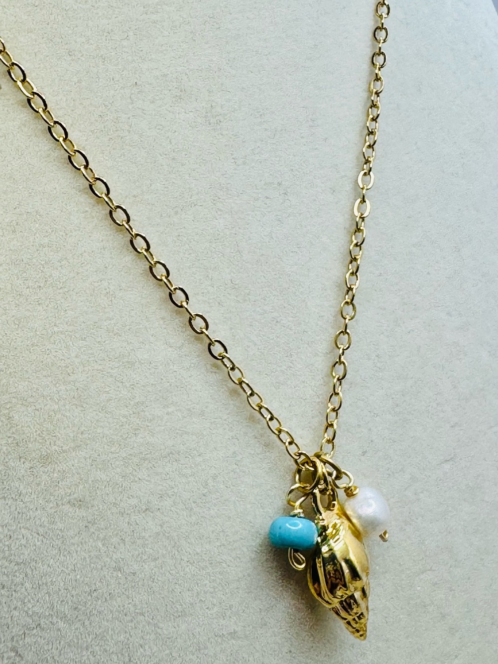 MAYAMAR Conch Shell Necklace NEW - Picture 2 of 4